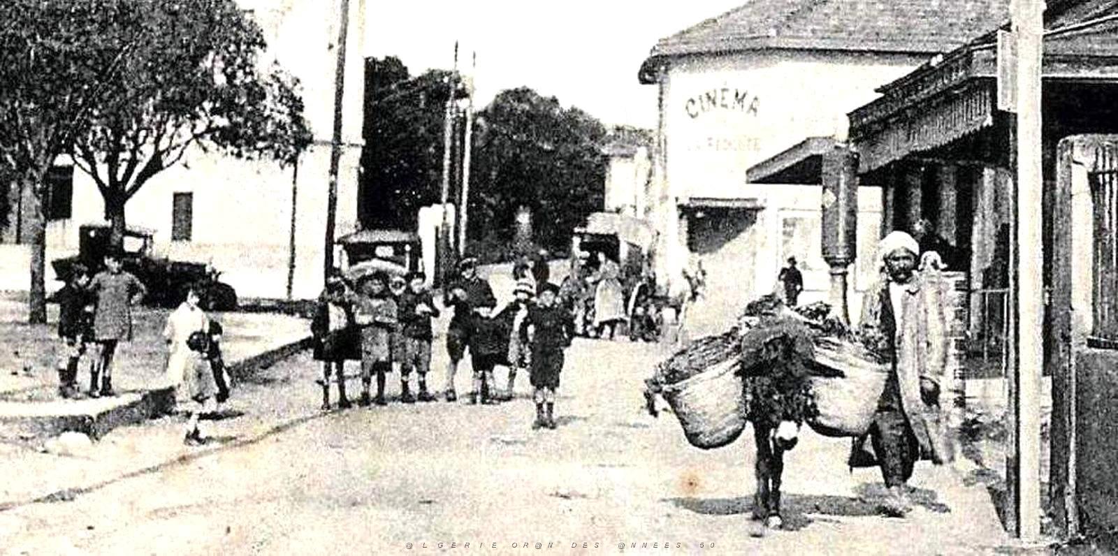 1842- La Redoute - Place2 Carnot et l'Ecole.jpg